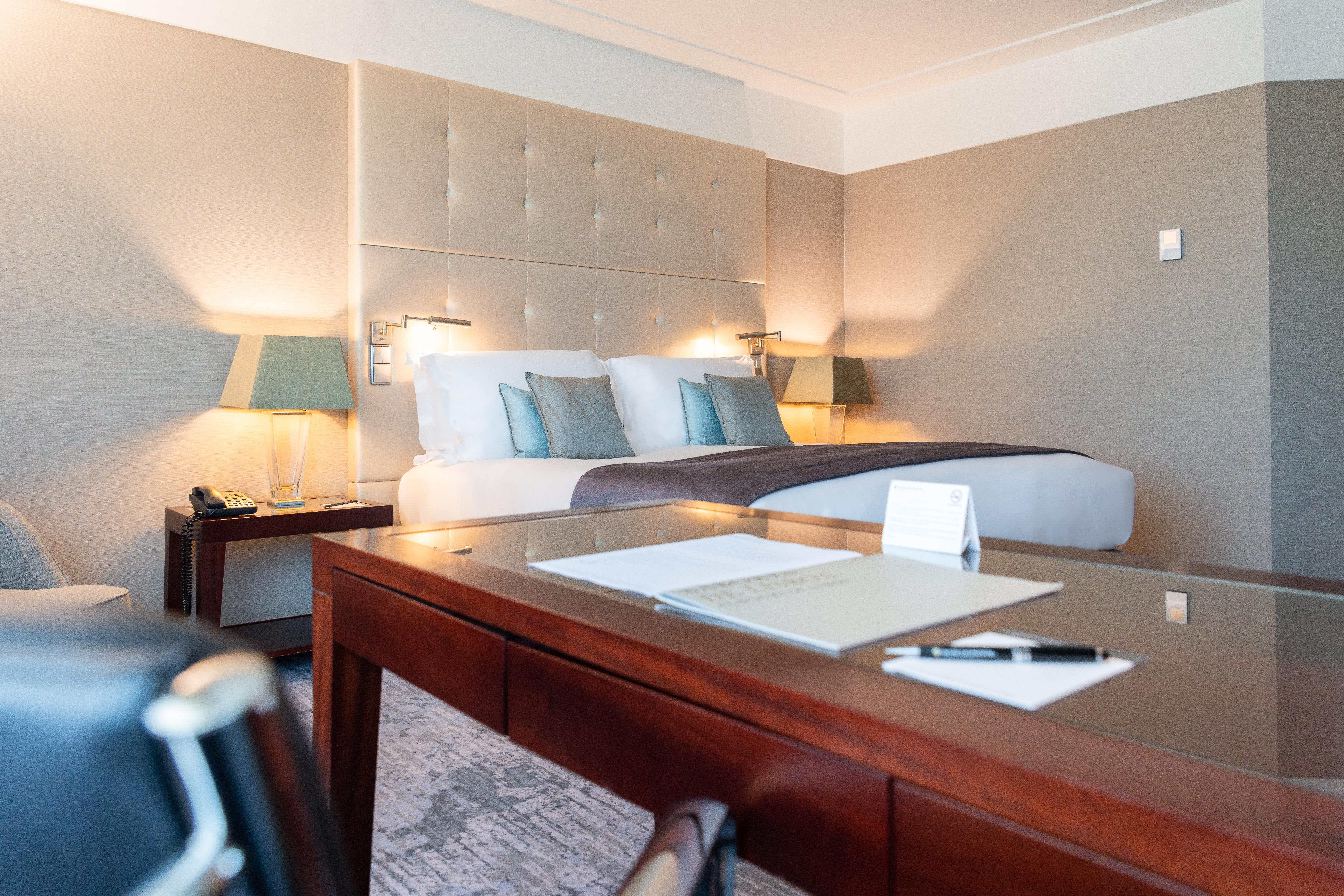 Intercontinental Lisbon By Ihg Hotel Exterior photo A room at the hotel