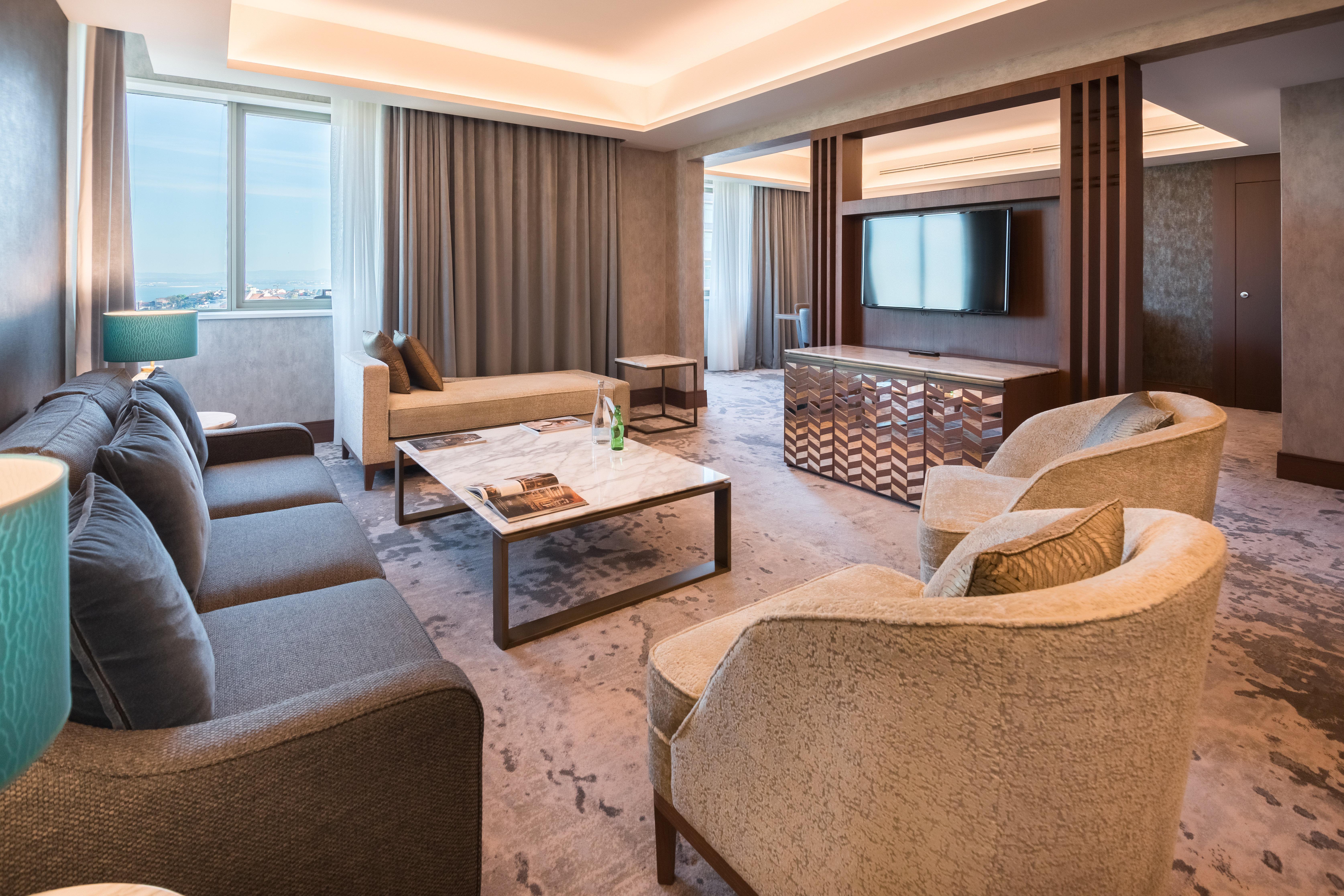 Intercontinental Lisbon By Ihg Hotel Exterior photo A suite at the hotel