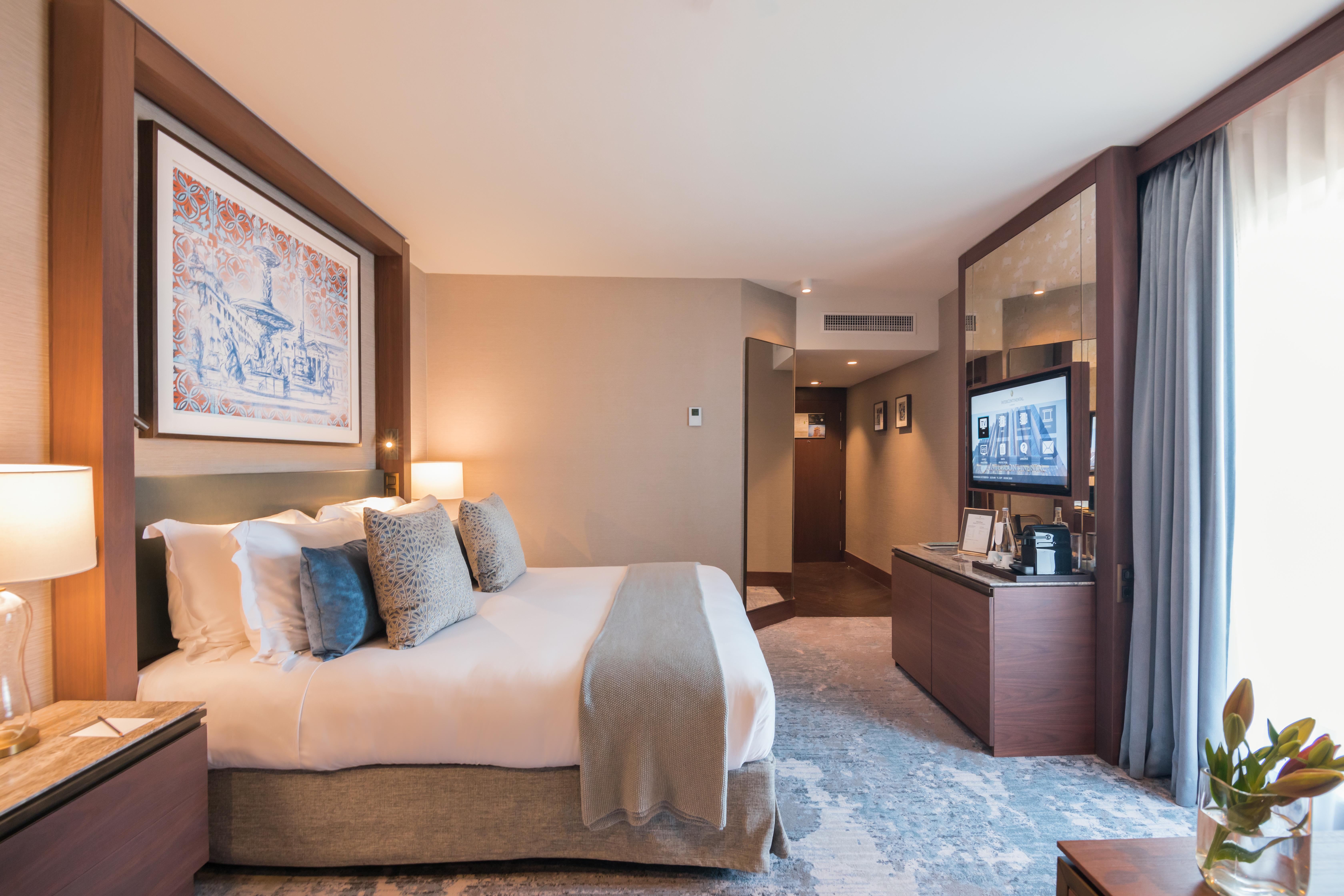Intercontinental Lisbon By Ihg Hotel Exterior photo A bedroom at the hotel