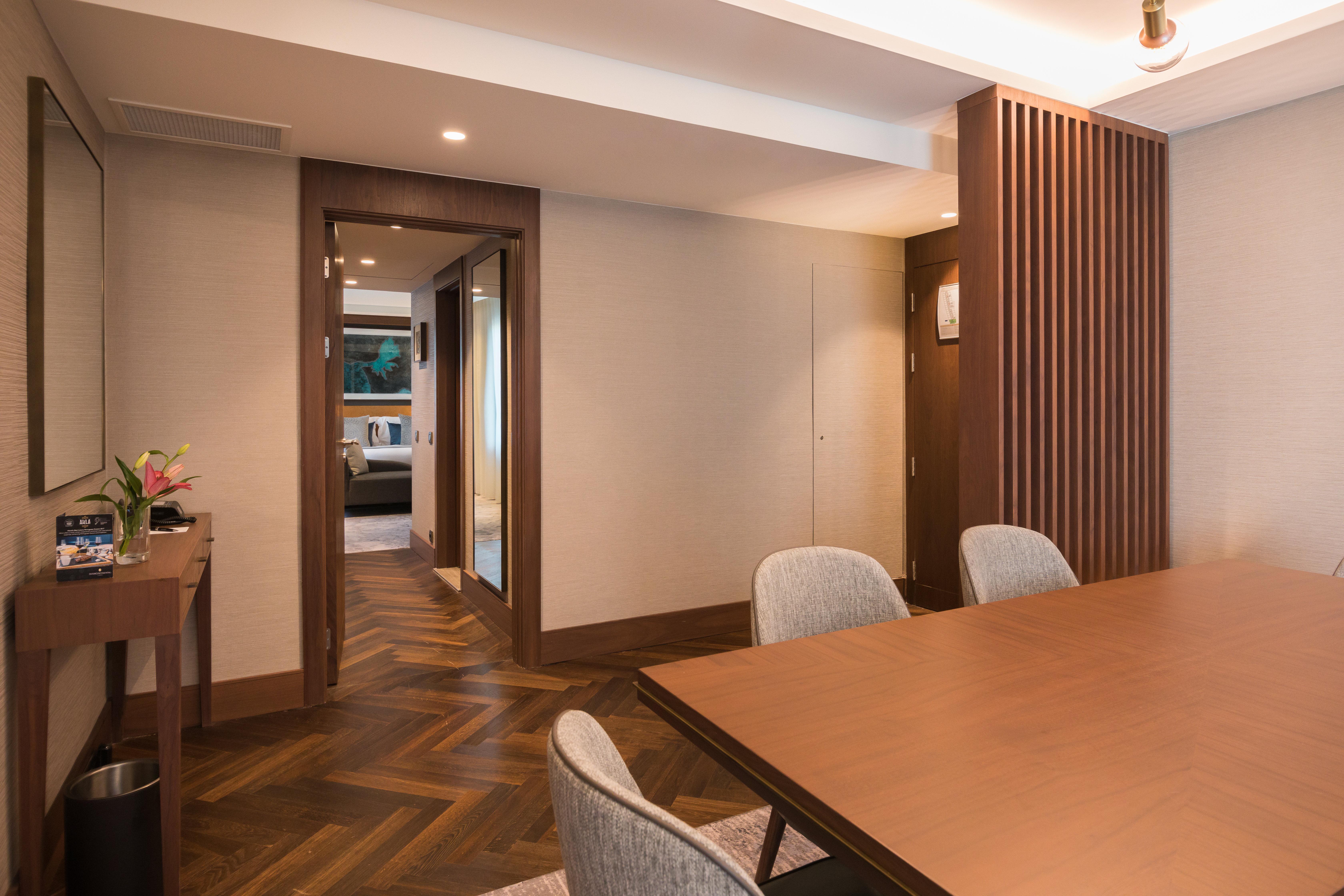 Intercontinental Lisbon By Ihg Hotel Exterior photo Interior of a suite at the hotel