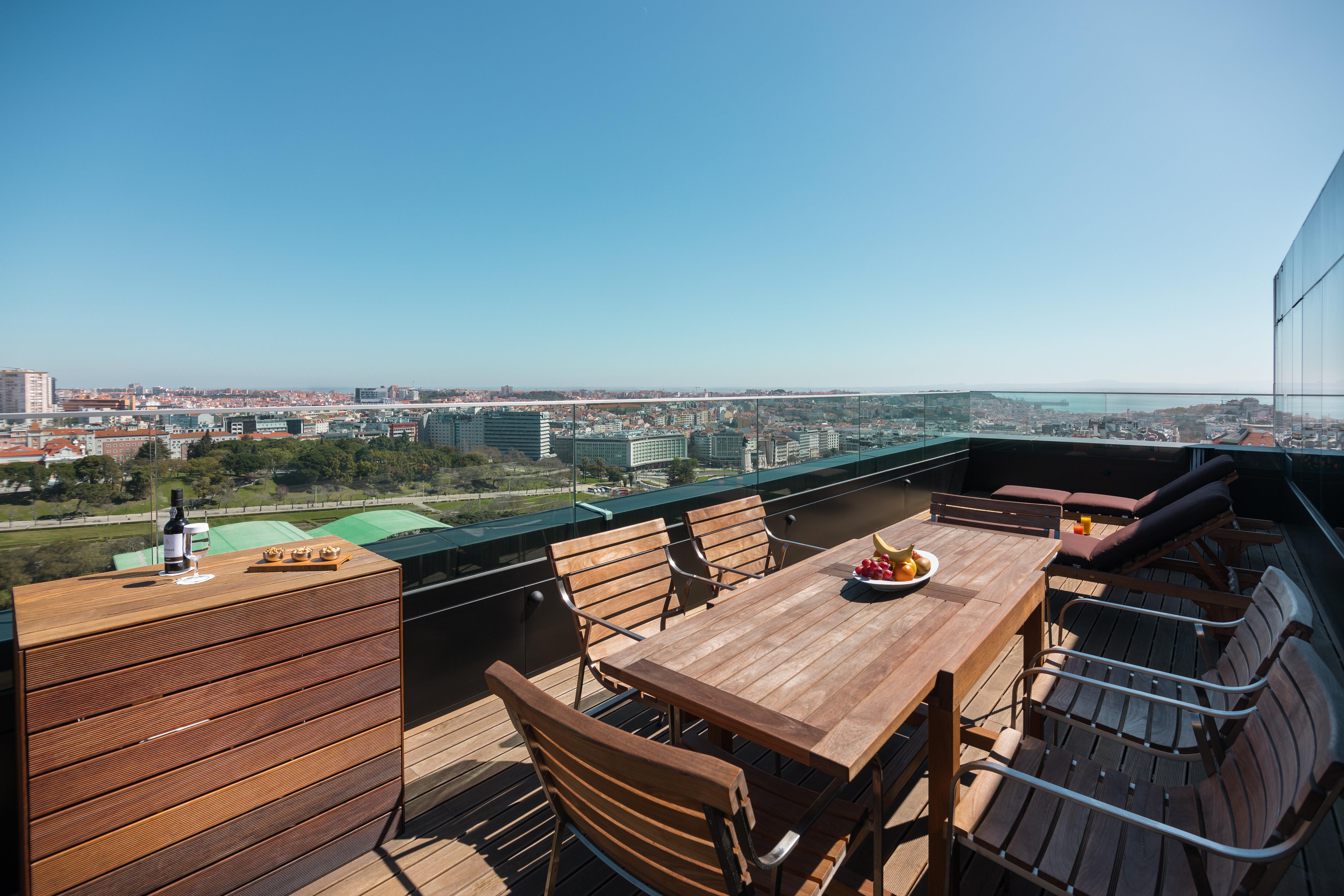 Intercontinental Lisbon By Ihg Hotel Exterior photo Rooftop terrace
