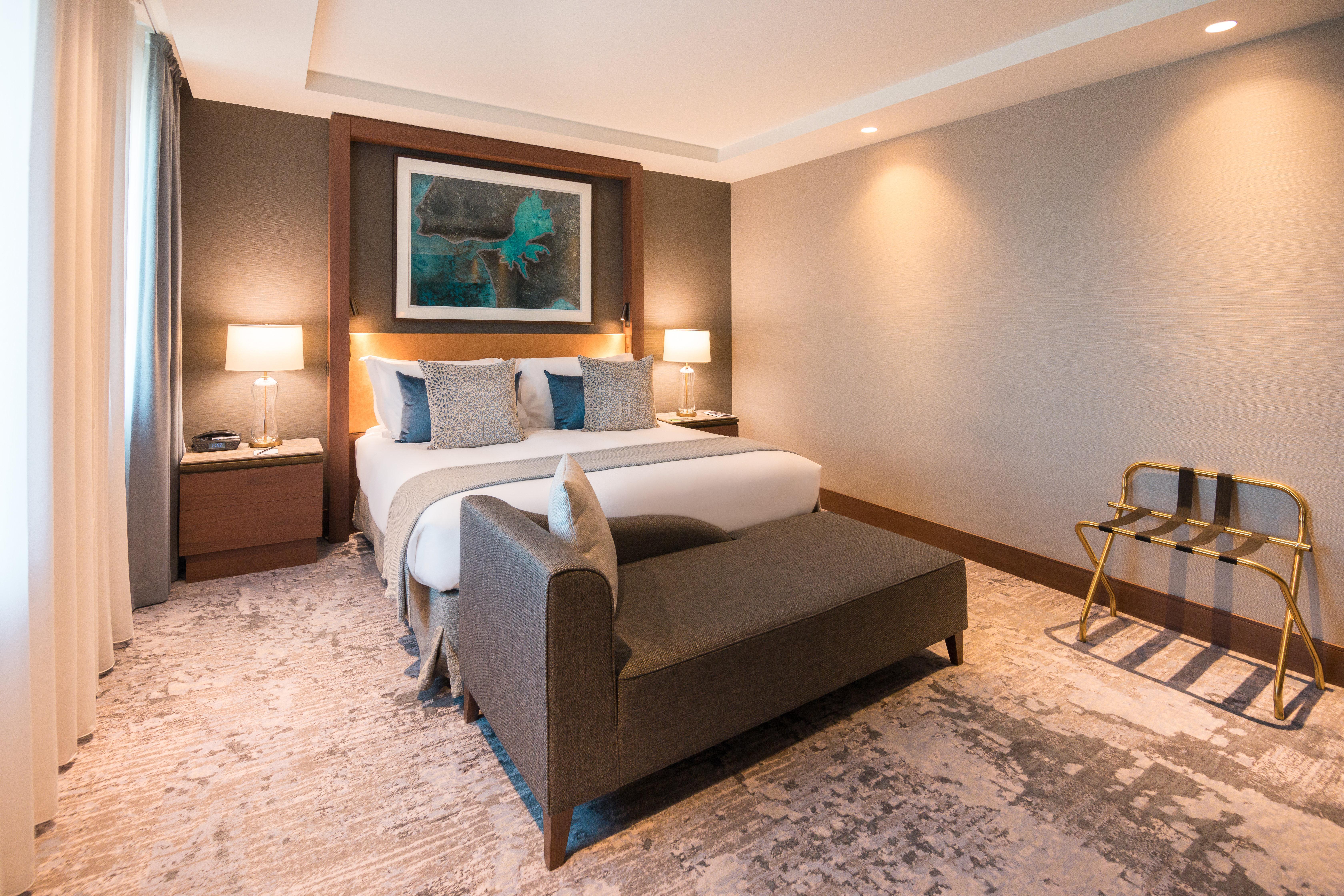 Intercontinental Lisbon By Ihg Hotel Exterior photo A bedroom in the hotel