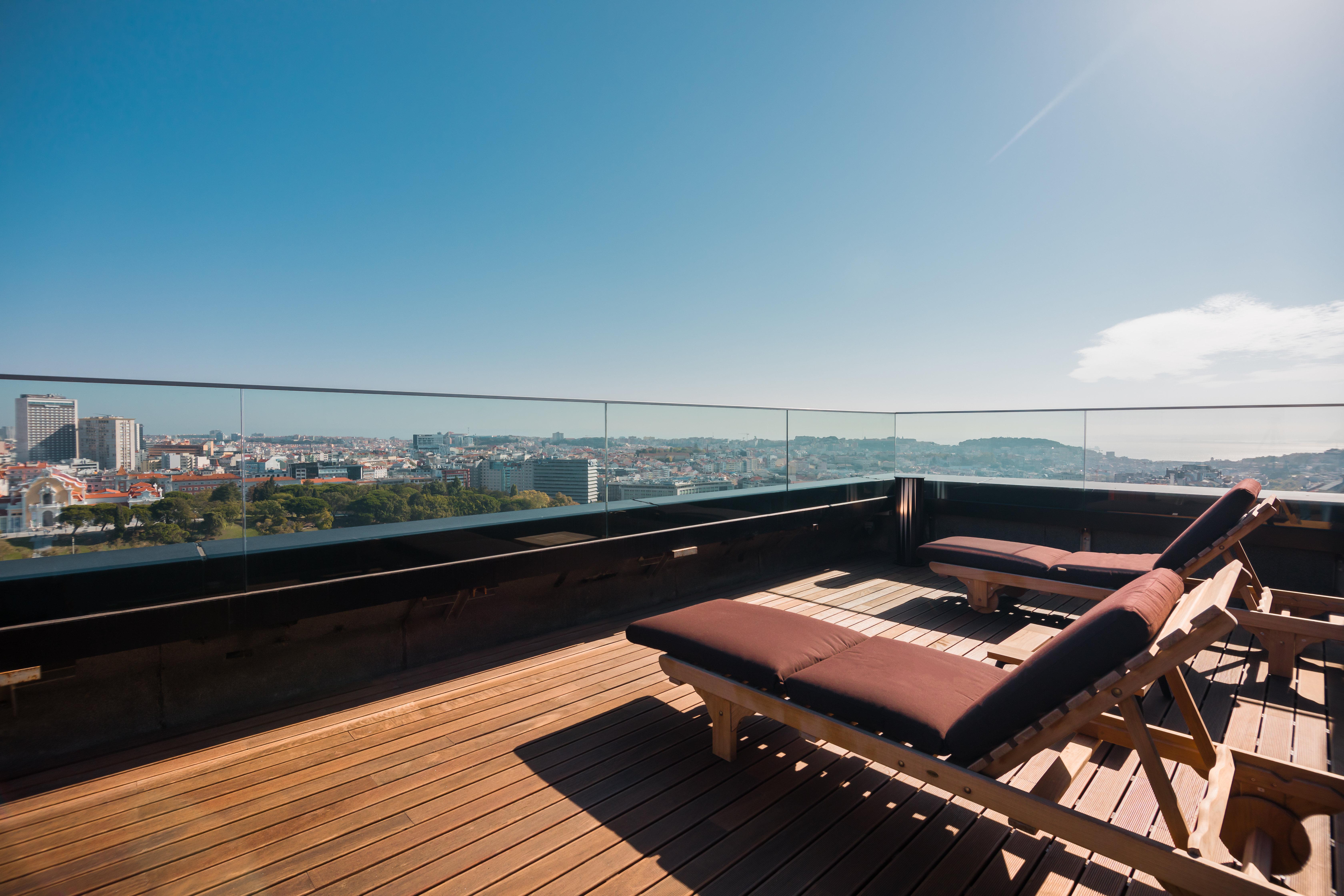 Intercontinental Lisbon By Ihg Hotel Exterior photo The Sky Deck